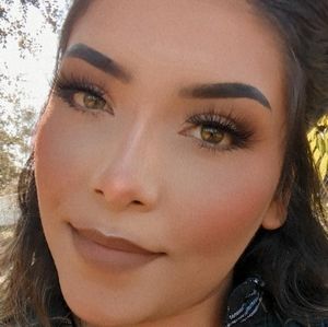 Meet your Posher, Leticia